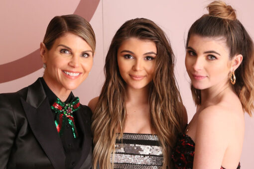 Lori Loughlin&apos;s daughters reveal dealing with negative media coverage about their mom was ‘frustrating’