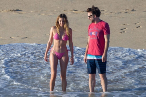 Jason Sudeikis spotted out with model Keeley Hazell during beach trip