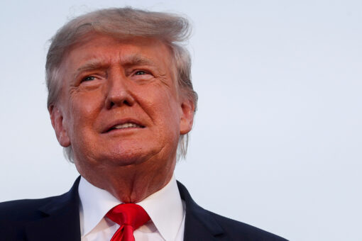 Trump&apos;s Thanksgiving message teases 2024 presidential run