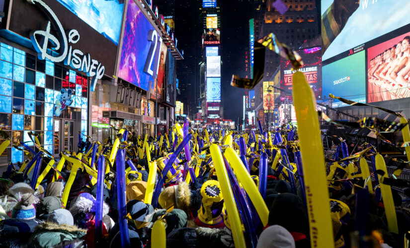 New York&apos;s Times Square welcomes partiers on NYE – as long as you don’t drop the ball on getting vaccinated