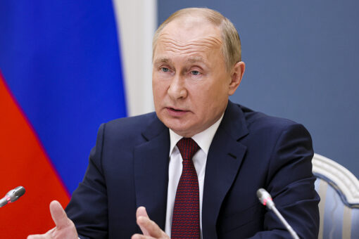 Putin warns NATO not to deploy troops or weapons to Ukraine