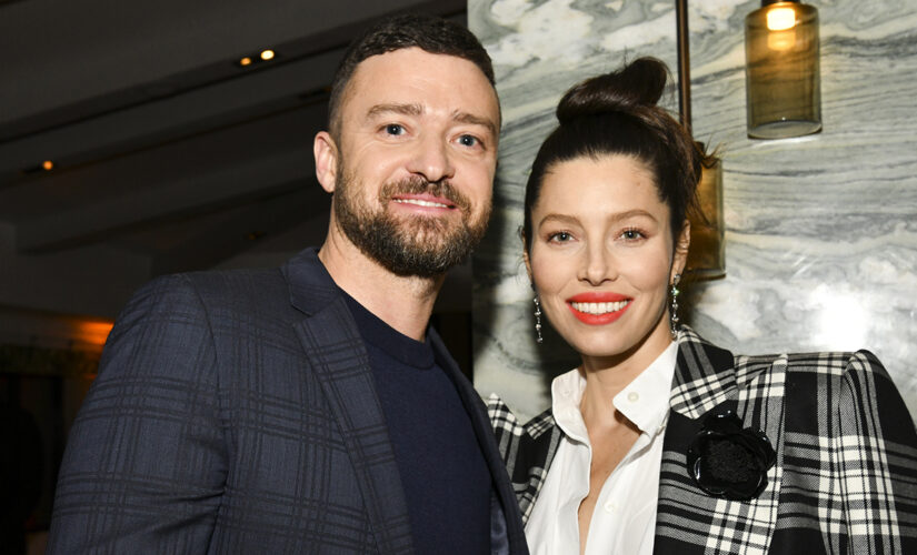 Justin Timberlake and Jessica Biel team up for couples ab workout: &apos;Swolemates&apos;