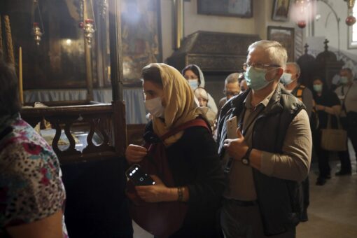 Birthplace of Jesus shut to foreign Christian pilgrims on Christmas because of omicron