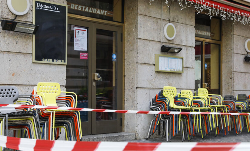 Austria&apos;s COVID-19 lockdown extended to Dec. 11