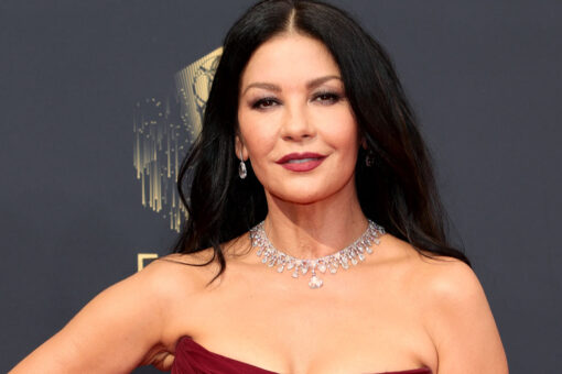 Catherine Zeta-Jones stuns in black bikini: 'Sun's out'