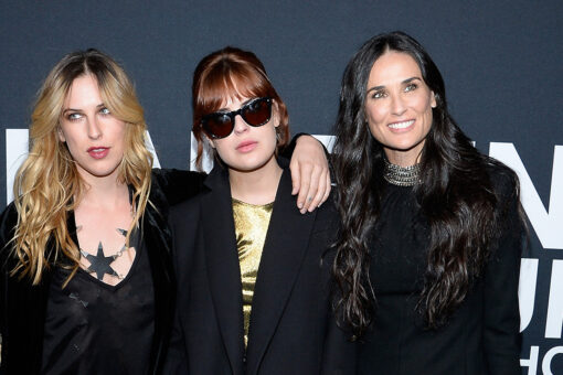 Demi Moore shares photo with daughters, family while 'snowed in'
