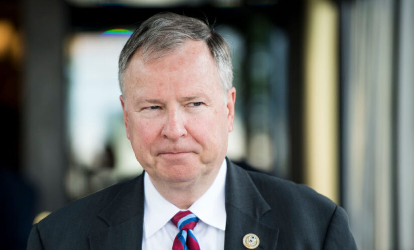 GOP congressman introduces resolution affirming right to display Christmas symbols