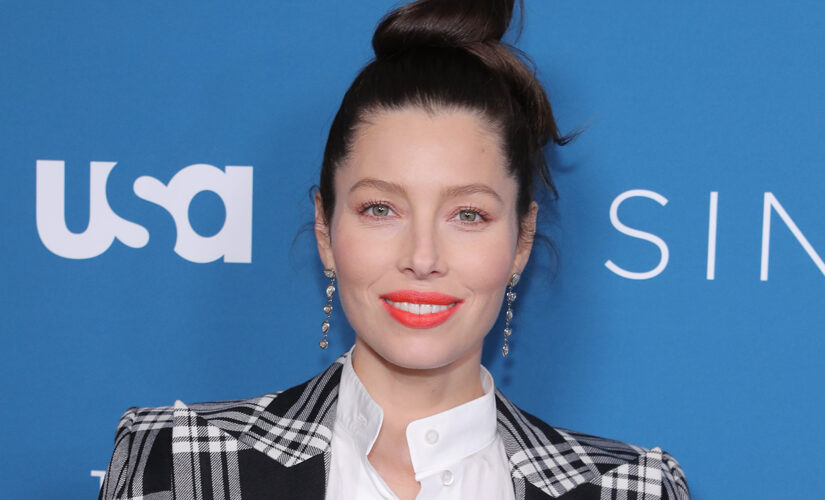 Jessica Biel shares rare family photo with Justin Timberlake and their sons: &apos;Thankful for my guys&apos;