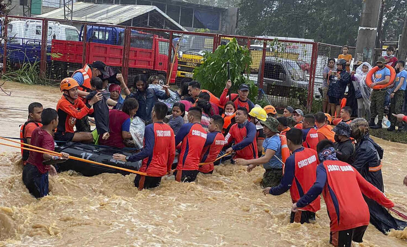 Powerful typhoon hits the Philippines