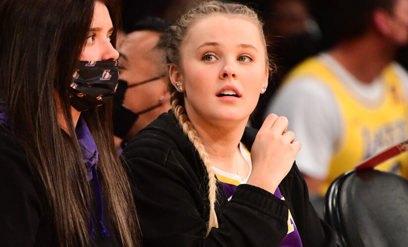 Jojo Siwa nearly &apos;trampled&apos; by Phoenix Suns player at game against Los Angeles Lakers