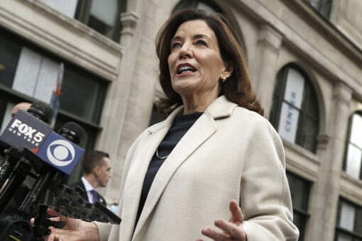 NY Gov. Hochul shortens quarantine period for 'critical workforce': 'We need you again'