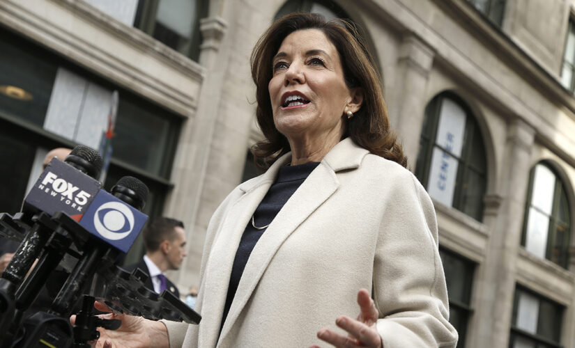 NY Gov. Hochul shortens quarantine period for &apos;critical workforce&apos;: &apos;We need you again&apos;