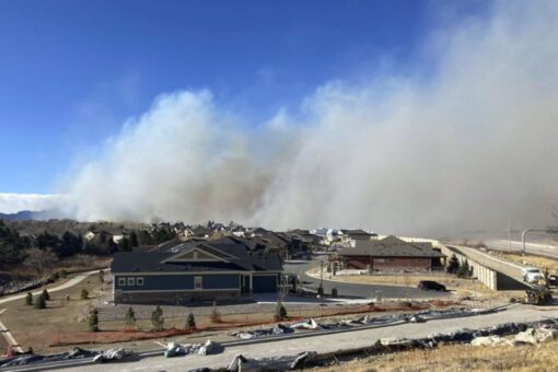 Colorado wildfires send residents scrambling for cover, force two towns to evacuate