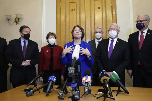 Senators meet in Ukraine to reaffirm US is united against ‘Putin’s belligerence’