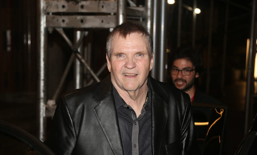 Meat Loaf, the ‘I’d Do Anything for Love’ singer, dead at 74