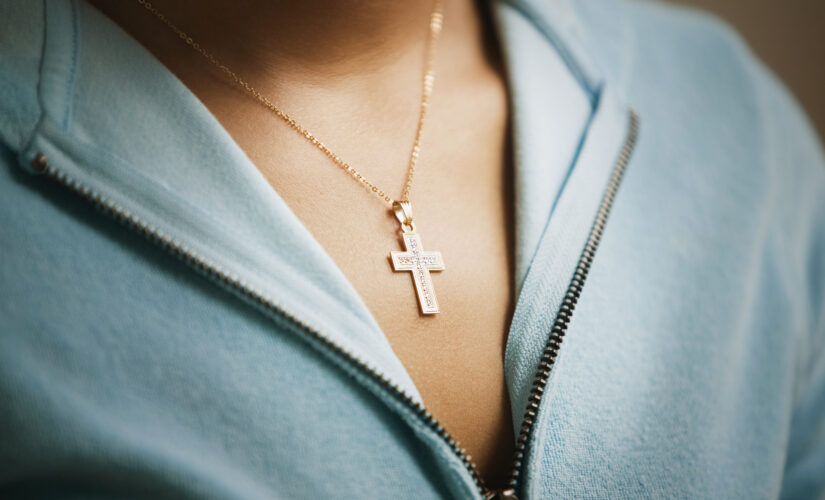 Christian nurse harassed by hospital for years over cross necklace wins lawsuit