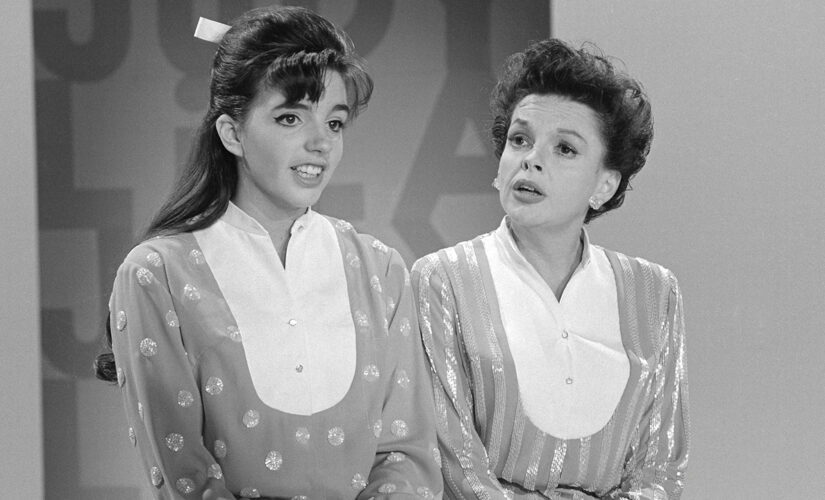 Liza Minnelli recalls how Judy Garland helped her cope with stage fright: ‘She would calm me down’