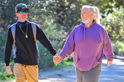Mama June gets cozy on a hike with new boyfriend Justin Stroud