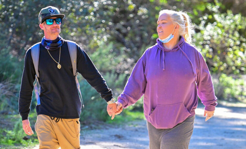 Mama June gets cozy on a hike with new boyfriend Justin Stroud