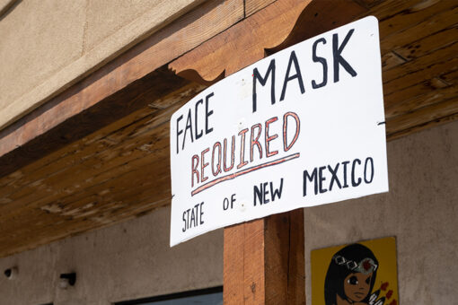 Omicron surge: New Mexico extends indoor mask mandate