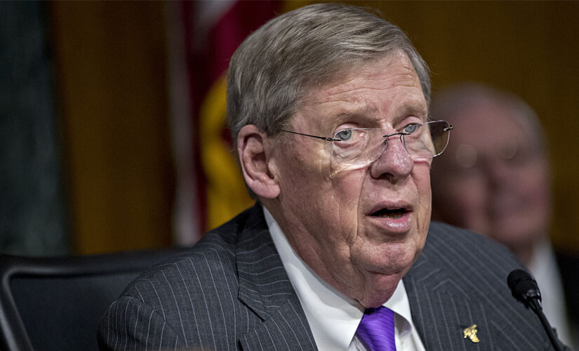 Johnny Isakson mourned at Atlanta funeral