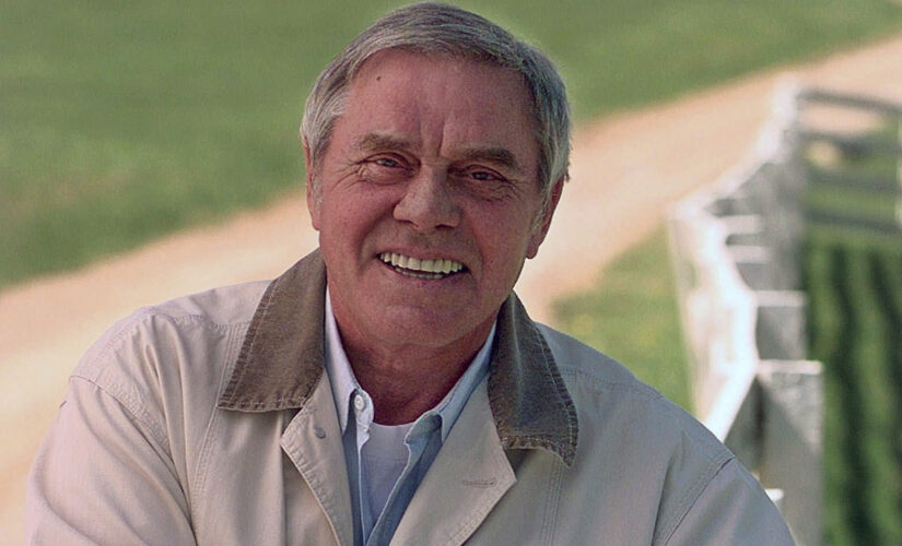 Country singer Tom T. Hall&apos;s cause of death revealed to be suicide