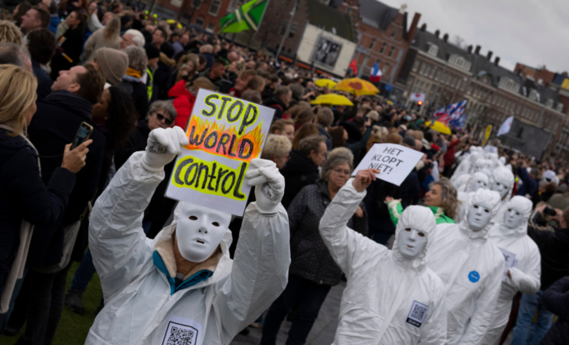 Thousands protest strict lockdown measures in Amsterdam despite local government ban