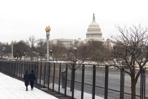 Capitol police considering constructing temporary fence around Capitol ahead of the State of the Union