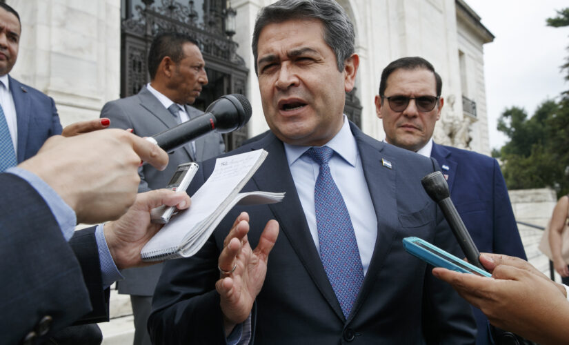 A stunning fall for ex-Honduran president, arrested at the request of the US for drug trafficking