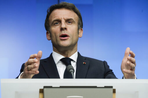 In Call to Putin, Macron Demands Halt to Military Campaign