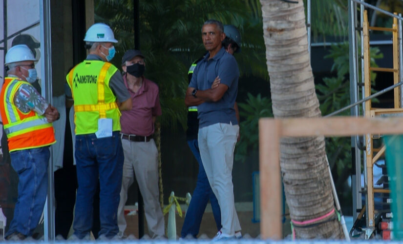 Obama spotted maskless, surrounded by masked construction workers at new Hawaii mansion