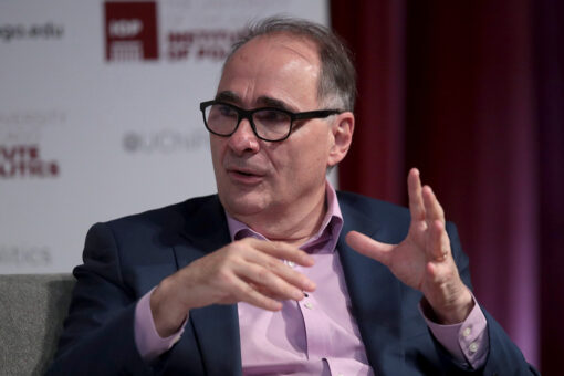 Dem standard-bearer David Axelrod bucks progressives over schools, says parents should have say