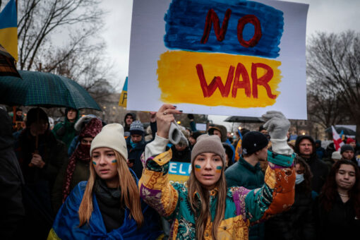 Ukrainian protesters gather outside White House to demand stricter sanctions against Putin