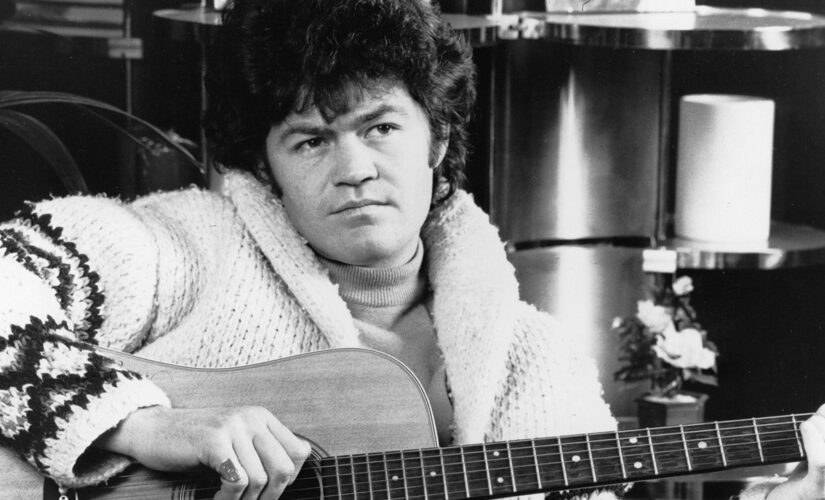 Micky Dolenz, last surviving Monkees member, to embark on tribute tour: ‘Like my brothers’