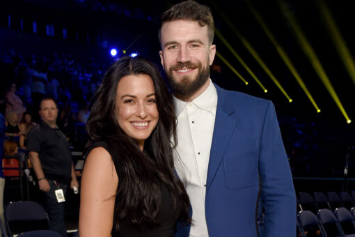Sam Hunt’s wife Hannah Fowler withdrew divorce complaint on the same day she filed: reports