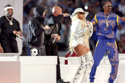 Super Bowl 2022 halftime show has Hollywood, fans ‘officially’ losing themselves: ‘That’s what it’s all about’