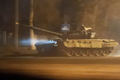 Ukraine forces blow up Kyiv-area bridge to thwart Russian tank advance: report