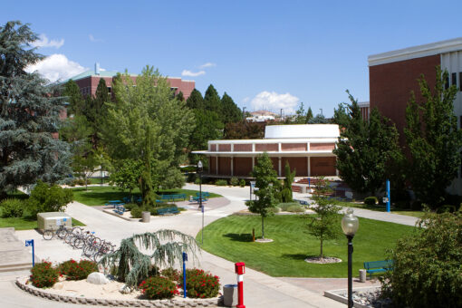 Nevada Univ. students walk out of class in protest demanding reinstatement of mask mandate