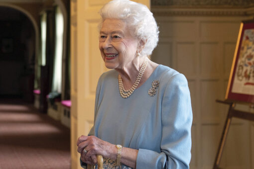 Queen Elizabeth all smiles while attending reception ahead of Platinum Jubilee