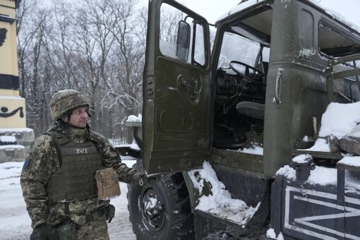Video purportedly shows Ukrainian man offer Russians a tow back home after their tank runs out of fuel