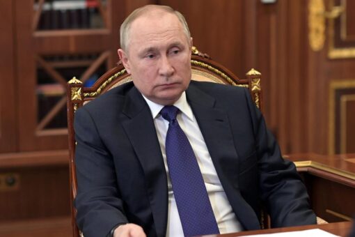 Russia holds drills with nuclear subs, land-based missiles