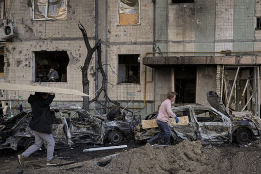 Ukraine says its retaken key Kyiv suburb; battle for Mariupol rages