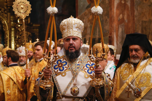 Hundreds of Orthodox churches in Ukraine reject Moscow Patriarchate for Kyiv, church leader says