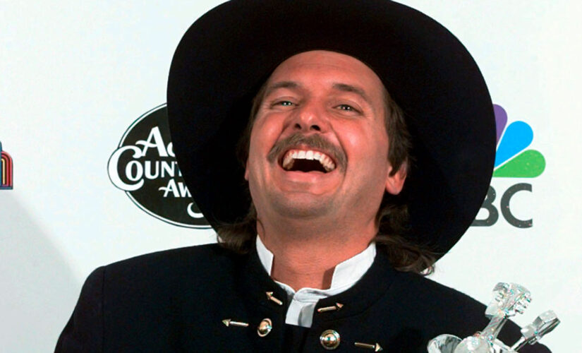 Country music star Jeff Carson dead at 58