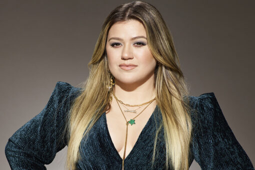 Kelly Clarkson explains name change, kept middle name for her ‘personal life’