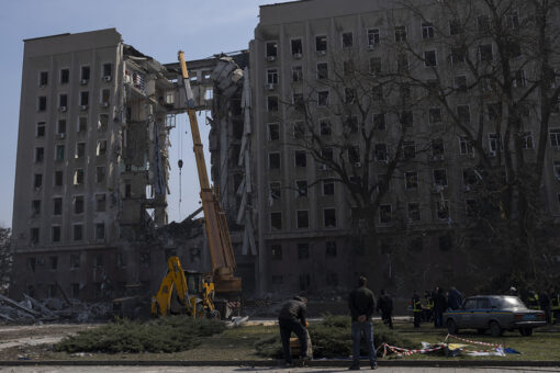 Ukraine insists Russia must withdraw completely before signing peace agreement