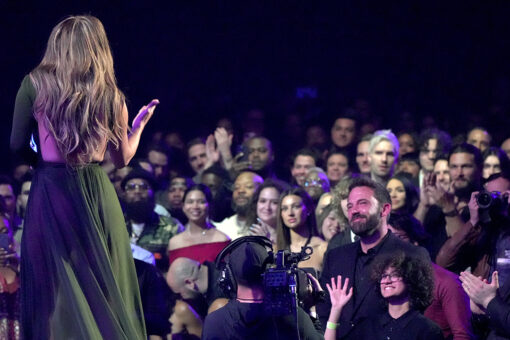 Ben Affleck cheers on Jennifer Lopez as she accepts iHeartRadio’s Icon Award