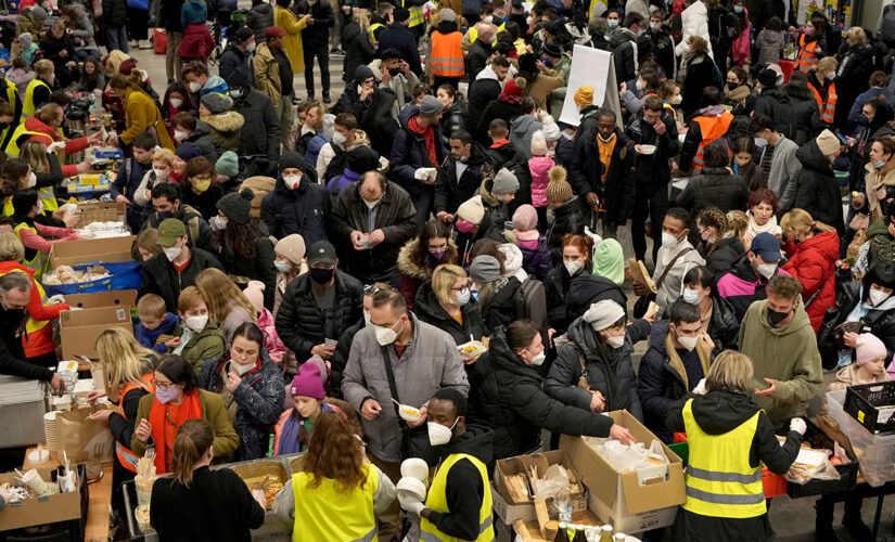 Berlin train station turns into huge refugee shelter for Ukrainians