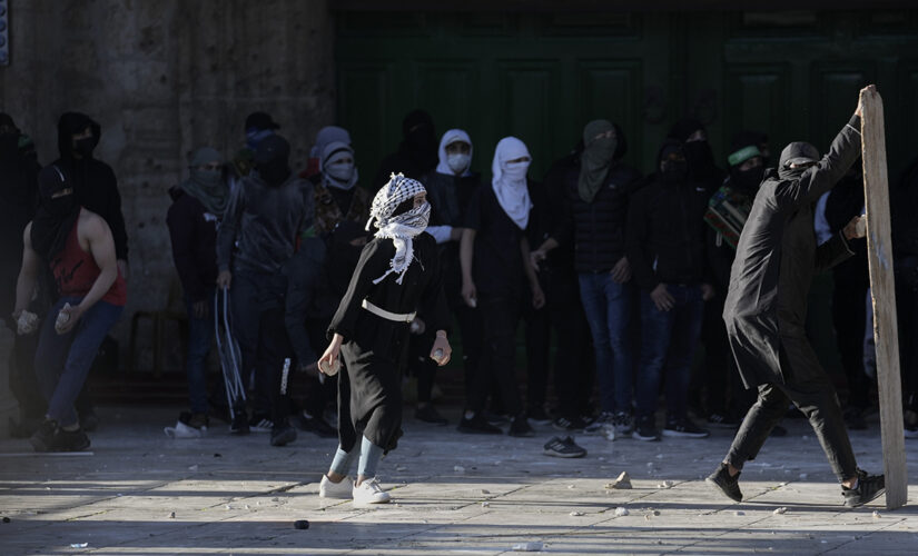 Clashes erupt at Jerusalem holy site, 152 Palestinians hurt: report