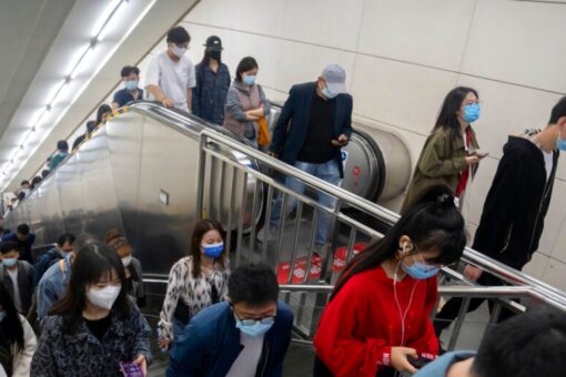Panic buying in Beijing stores amid COVID lockdown fears